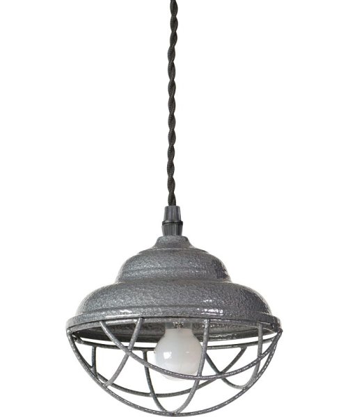 TERRACE of HAMMER KNOCK PENDANT LAMP