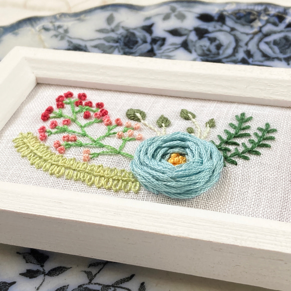 刺繍フレーム  ブルー・ローズ・ガーデン blue rose garden ファブリックパネル インテリアパネル 刺繍枠